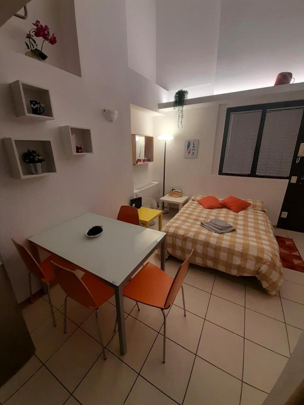 Gemme Fiorentine In Front Of The Train Station 5 Minutes From The Centre Free Parking Apartment Florence